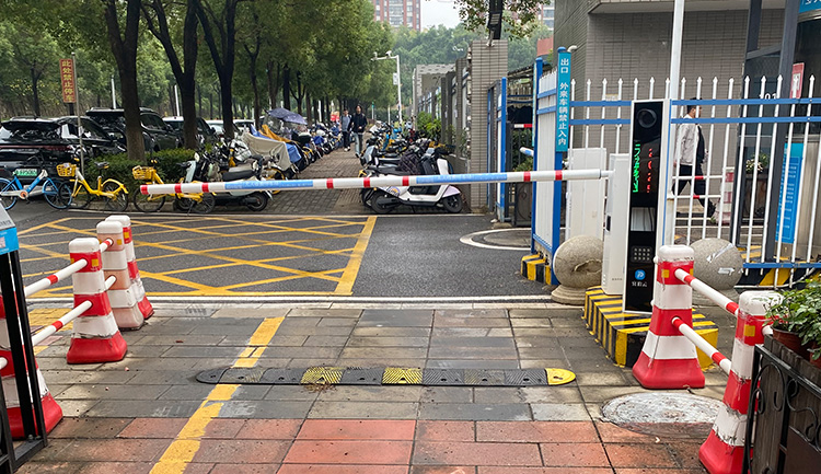 恭喜宜泊云成功交付武汉某停车场项目